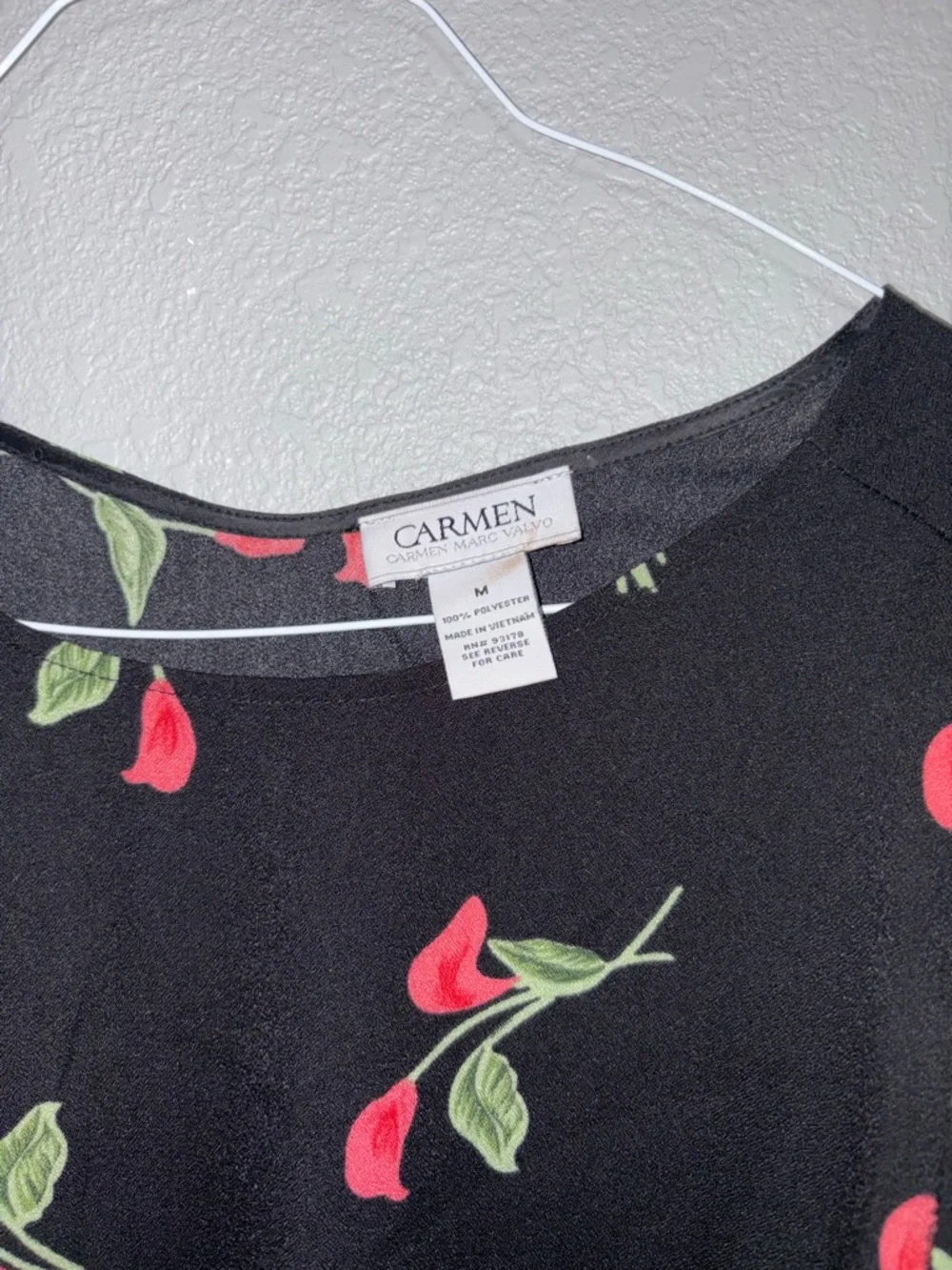 Carmen Marc Valvo Black Bell-Sleeve Top with Coral Floral Print - Picture 2 of 3